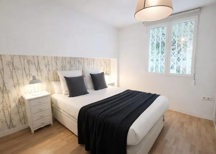 Florit Flats - The Jardines Del Turia *